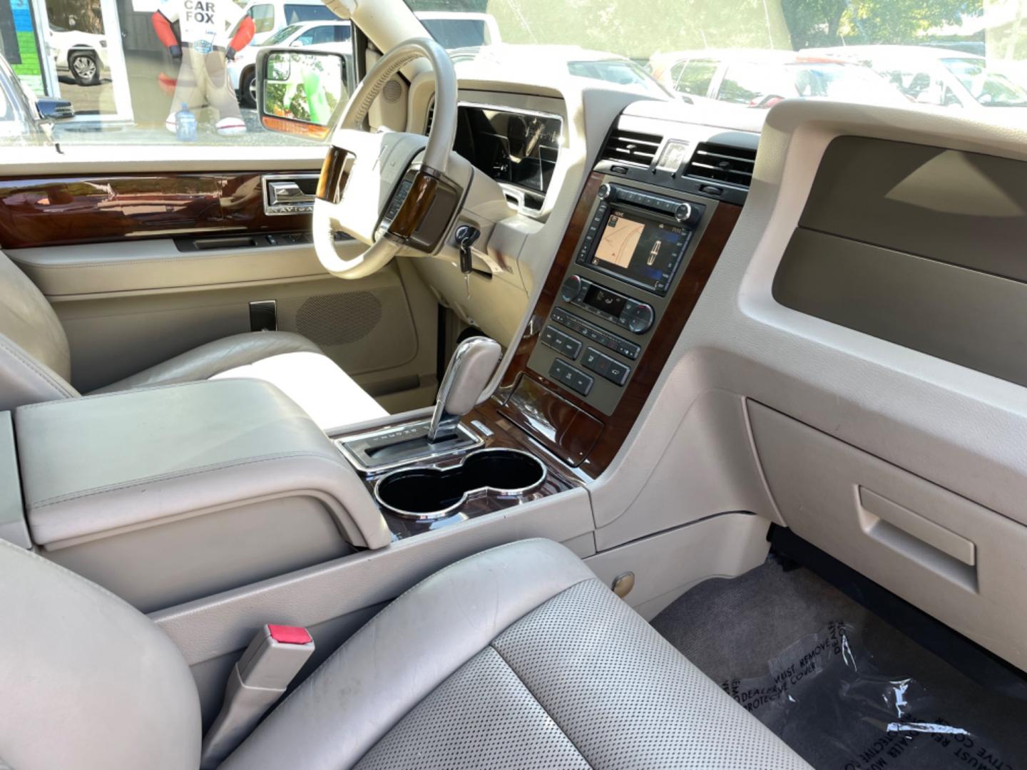 2013 WHITE LINCOLN NAVIGATOR BASE (5LMJJ2J50DE) with an 5.4L engine, Automatic transmission, located at 5103 Dorchester Rd., Charleston, SC, 29418-5607, (843) 767-1122, 36.245171, -115.228050 - Photo#8